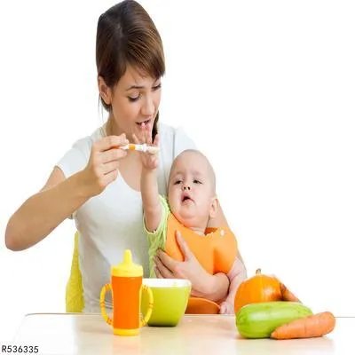 如何给宝宝添加辅食与营养配餐