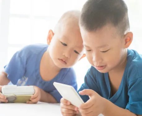 主播怂恿江苏男孩半月打赏9万多，主播的行为合法吗？