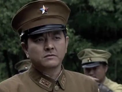 中国伪军帽徽