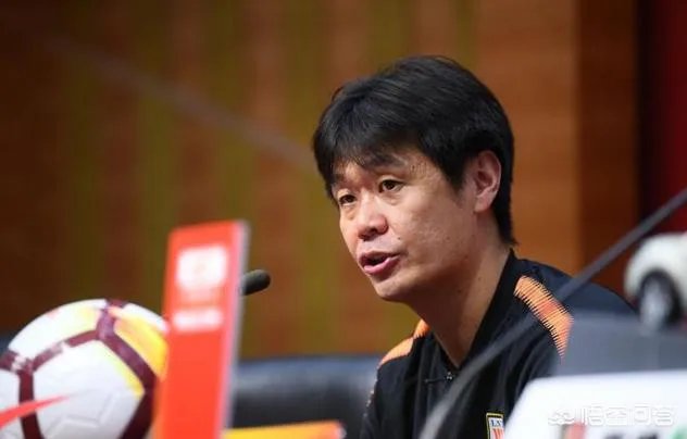 鲁能三杀华夏，对李霄鹏的换人调整你怎么看？
