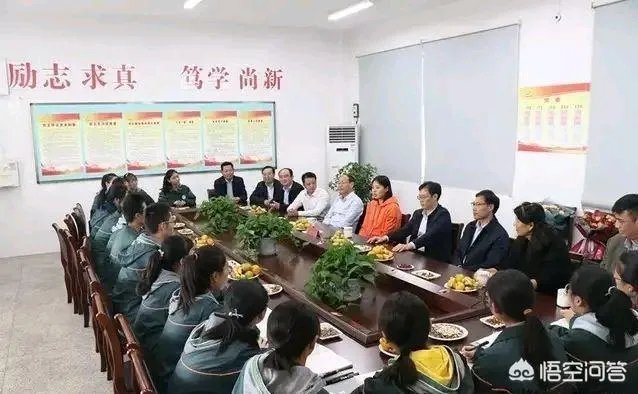 心善人美,中国女排龚翔宇默默资助贫困学生三年,获球迷称赞,如何评价?