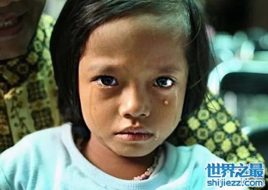 印尼女孩割礼后图片,毫无人性的传统(触目惊心)