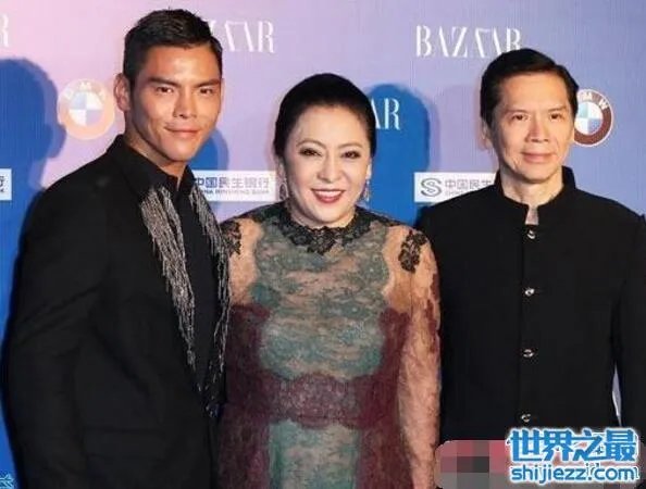 向华强为什么怕王健林,王思聪力挺好友让向佐还钱