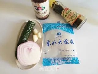 黄瓜拌拉皮
