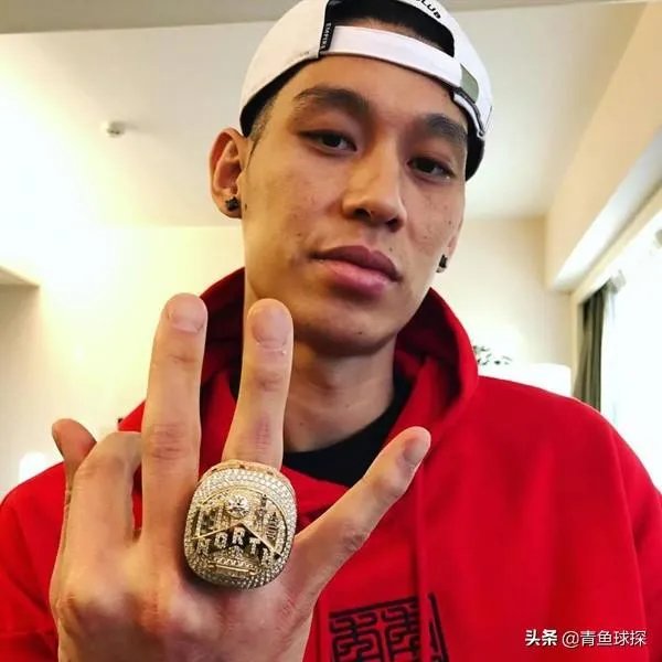 林书豪社媒晒总冠军戒指,周杰伦留言引网友捧腹,他都说了什么?