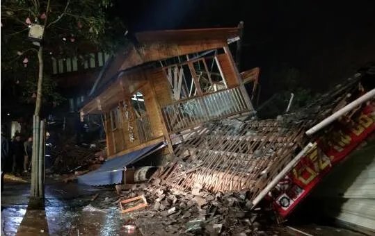 广西桂林一景区山体滑坡 滑坡体积约800立方米