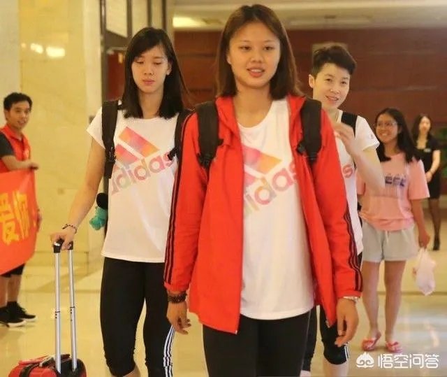 心善人美,中国女排龚翔宇默默资助贫困学生三年,获球迷称赞,如何评价?