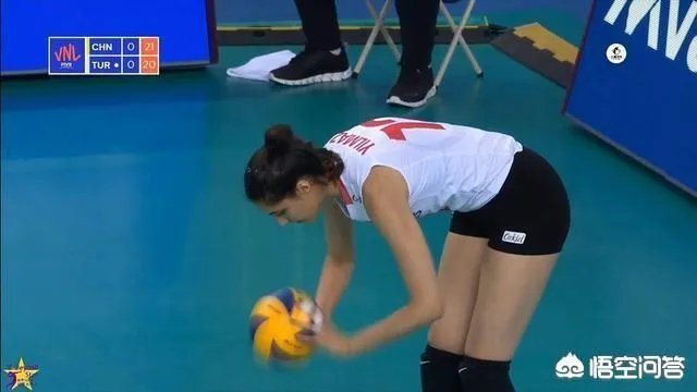 中国女排3-0横扫排行榜第一的土耳其队,对这场比赛有何评述?