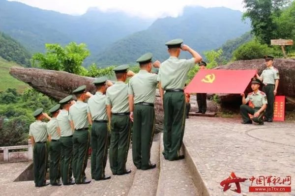 当兵后悔两年,不当兵后悔一辈子。 是什么意思??