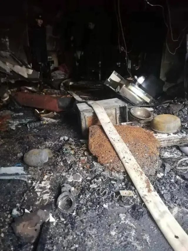 昨天,重庆加州城市花园发生严重火灾,是否也暴露了很多生活中的火灾消防相关的问题?