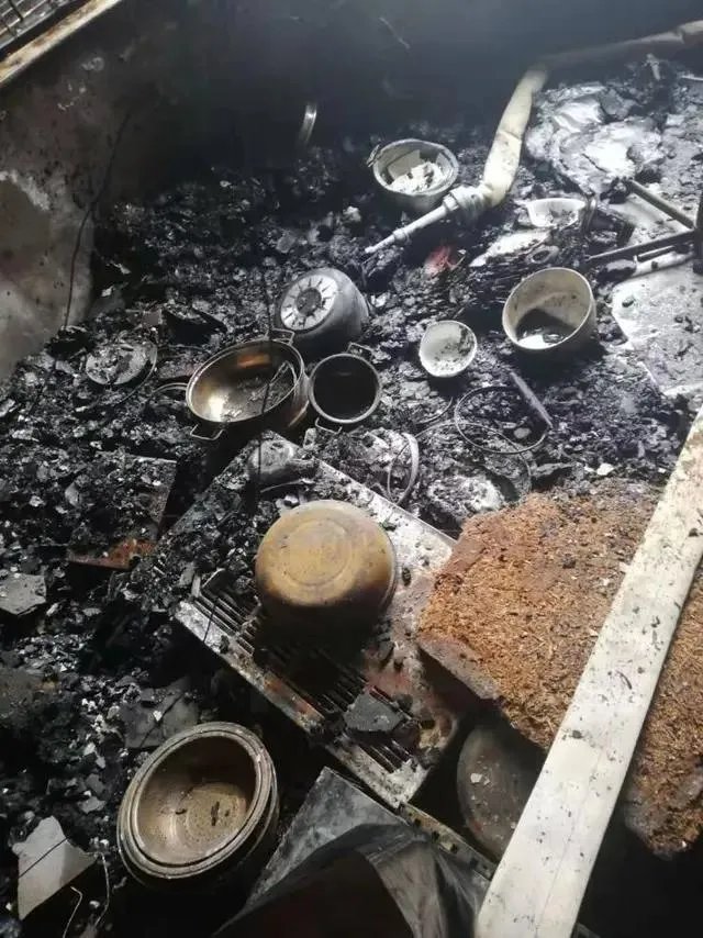 昨天,重庆加州城市花园发生严重火灾,是否也暴露了很多生活中的火灾消防相关的问题?