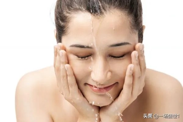 水晶眼膜怎么贴?
