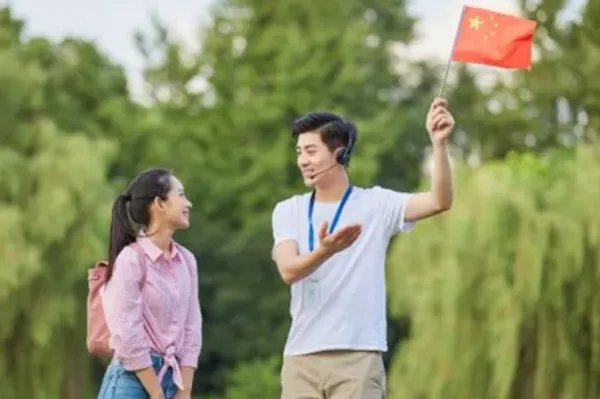 因游客购物不多，导游发牢骚，出去玩就一定得消费吗？