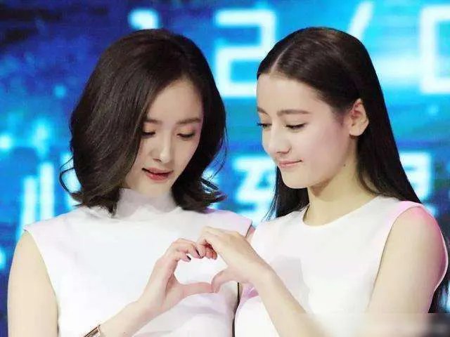 迪丽热巴为杨幂庆生,误用蔡徐坤相关表情包,随后是怎么道歉的?