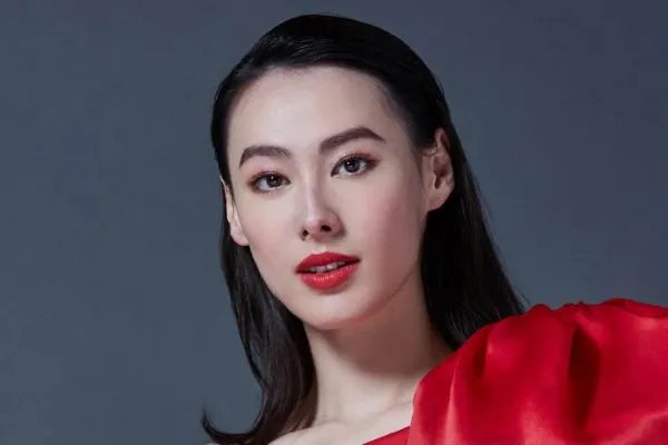 李泽楷“千亿女友