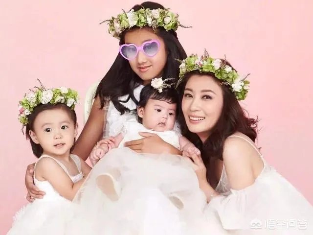 有哪些明星的孩子和他们长得很像?