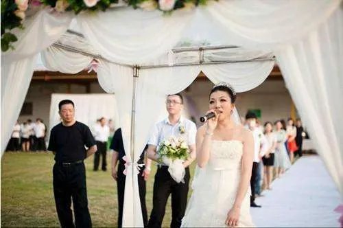 结婚歌曲大全100首 适合结婚播放100首歌曲任你选