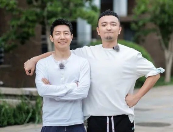 撒贝宁说尼格买提在海下像个灯泡,撒贝宁为何这么说?