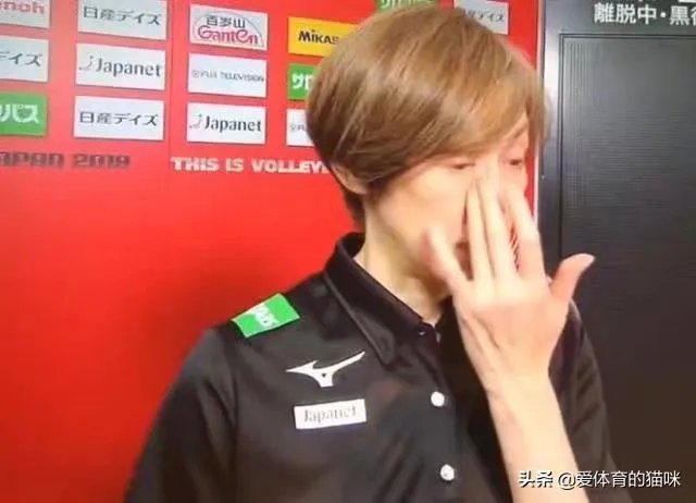 日本女排0-3惨负中国队，日本球迷留言：这是大人与小孩的比赛！你怎么看待此言论？