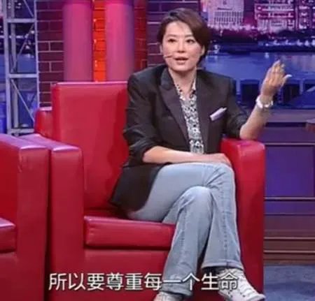 袁立有什么背景?和浙江卫视《演员的诞生》开撕
