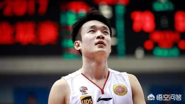 丁彦雨航拿了两届CBA常规赛MVP,为何在NBA地位远不如周琦?