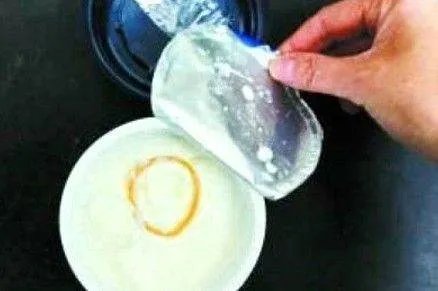 男子30元订外卖,儿子吃到避孕套,他一看被气炸:还是用过的!后续呢?