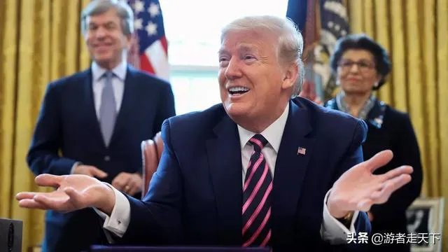 美国新冠肺炎确诊人数奋力向百万大关冲刺,这下特朗普输惨了,这是为什么?