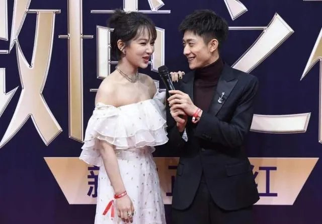 如何看待”杨紫为张一山庆生的文案“,一山曾宣称:愿为你背叛全世界,相爱就那么难吗?