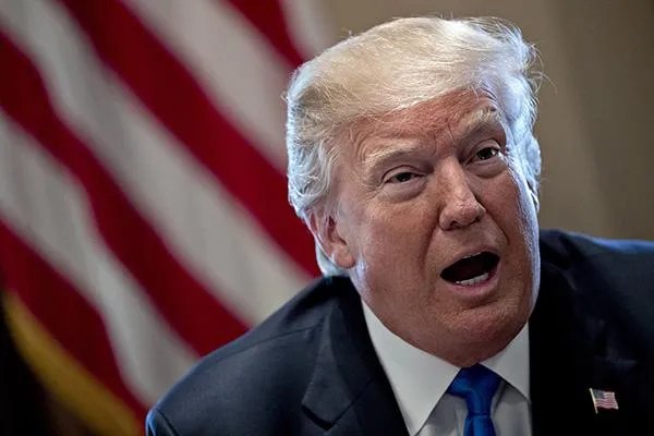 记者为何会当众拒绝特朗普让他摘下口罩的要求?