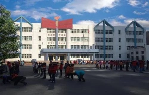 无论学校教育还是家庭教育,为何都不能过于注重分数?
