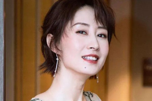 刘敏涛为什么能靠综艺节目表演中的表情管理再次爆红?