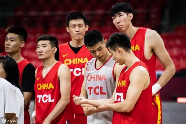 男篮奥运落选赛分档,中国队分在第五档。中国男篮落选赛出线的几率大吗?