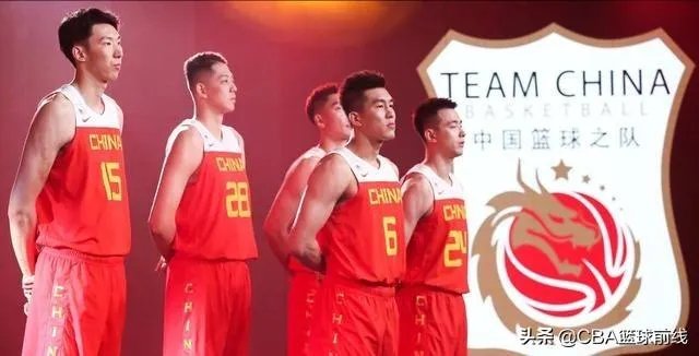 中国男篮世界杯战袍出炉,13人亮相谁最有可能无缘大名单?
