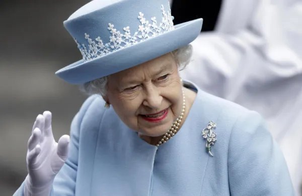 英国皇室对目前英国的“脱欧”运动持什么态度？