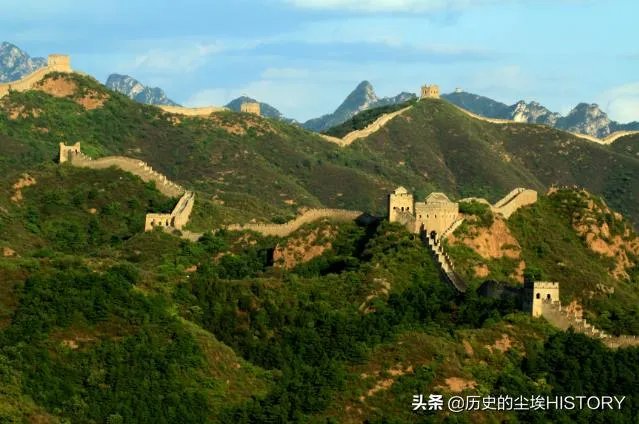 为什么长城建在崇山峻岭?