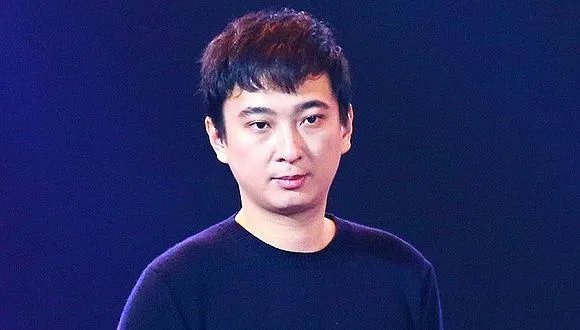 王思聪怒撕奶茶妹妹，刘强东霸气反击，究竟发生了什么？