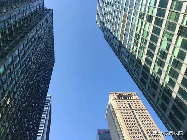 昨天,重庆加州城市花园发生严重火灾,是否也暴露了很多生活中的火灾消防相关的问题?