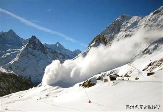 雪的密度很小,为什么雪崩会压死人?