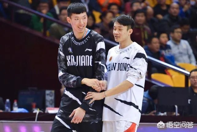 丁彦雨航拿了两届CBA常规赛MVP,为何在NBA地位远不如周琦?