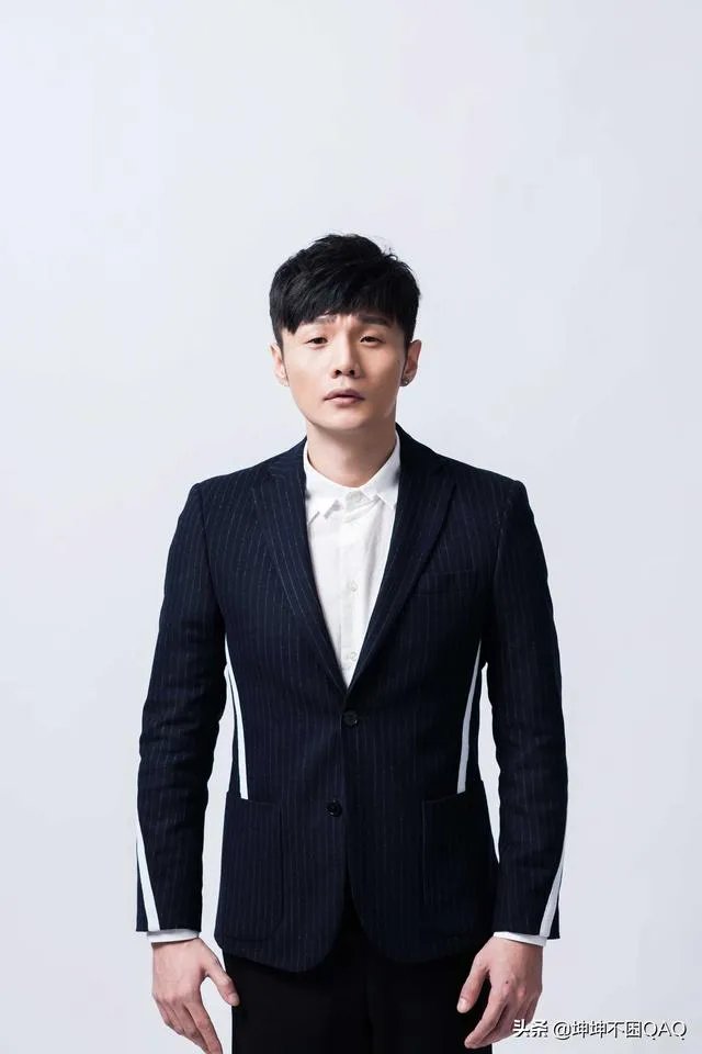怎么评价李荣浩最新专辑《嗯》?