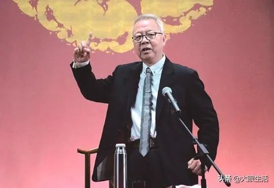 在中国的评书界里,谁能称得上“大师”?举例说明一下?
