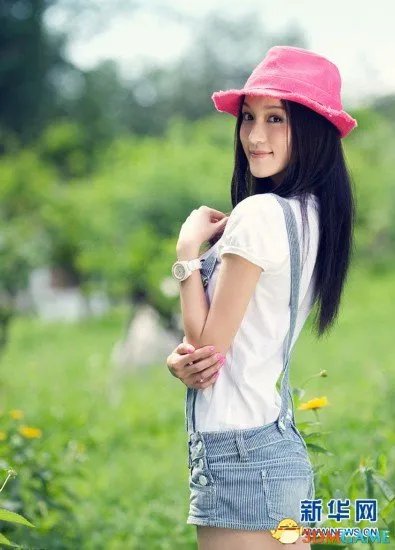 深大校花温健婷新旧照片对比:青涩退去变优雅