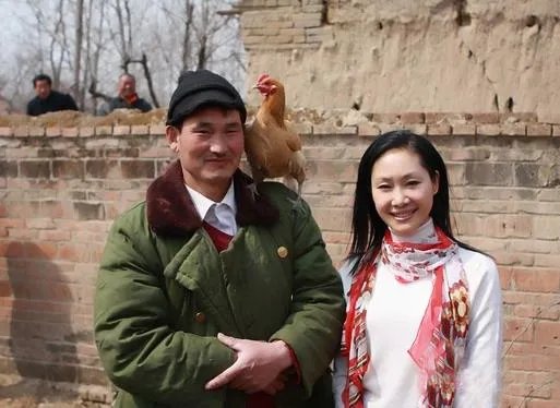 朱之文网上一直比较火,那么您认为朱之文可以称为农民歌唱家吗?