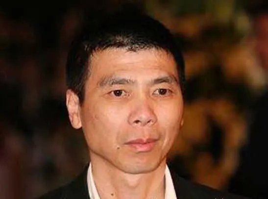 冯小刚作为导演和演员有哪些成就,值得他整天咋咋呼呼的?