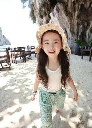 微博上很火的小女孩叫什么?
