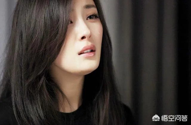 杨幂主演的《筑梦情缘》收视、口碑扑街,曾经的流量女王,为何扛不动收视了?