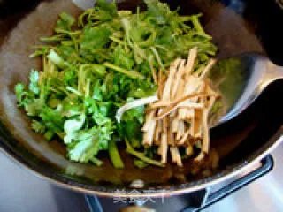 芹菜香干