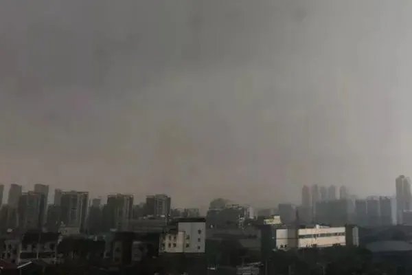北京发布大风黄色预警,这会给人们出行带来什么影响?