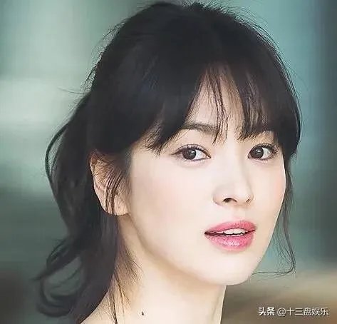 宋慧乔和宋仲基离婚上了几次热搜,你会因为双宋离婚对他们有所反感吗?