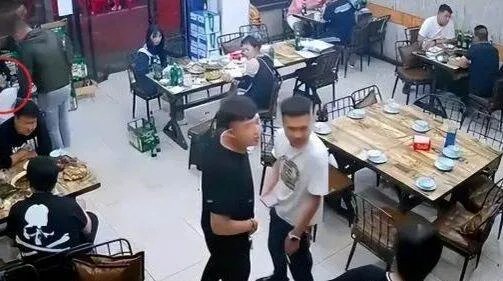 唐山烧烤店打人完整版视流出,看到视频后,你的心情是怎样的?